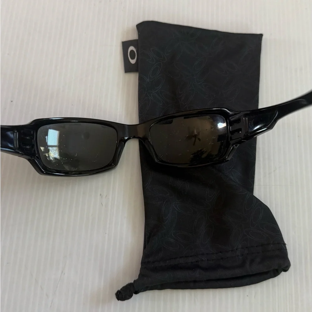 Oakley Black Men's Sport Sunglasses with Soft Pouch
